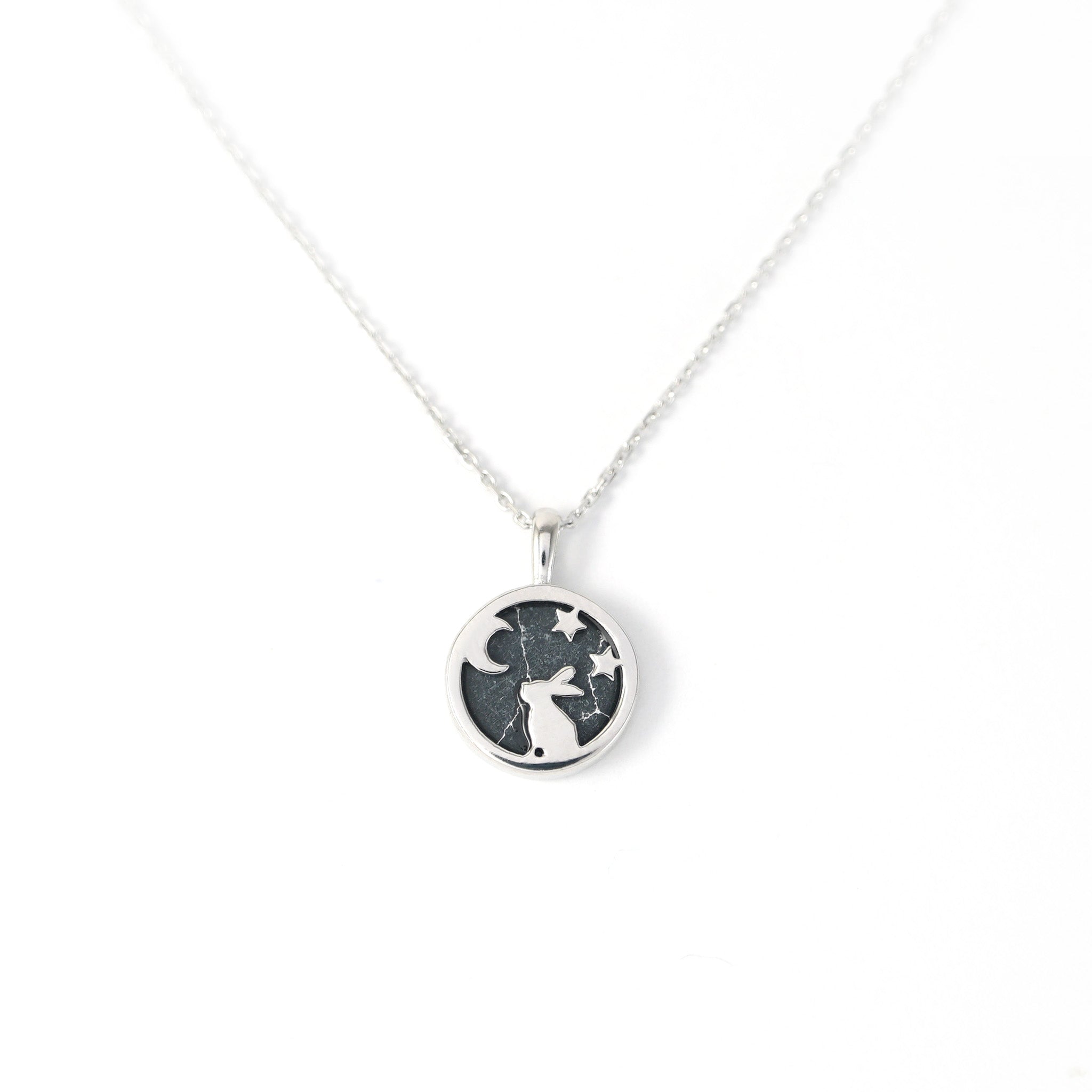 [韓国人気ジュエリー] nff moonlit orb necklace Amazon.com: EEQQBZ Glow in The Dark Silver Crescent Moon and